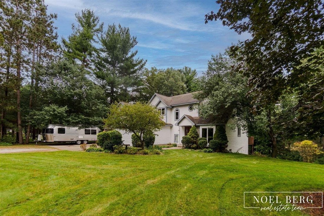House in Whitehall, Michigan, United States 2 - 18917378