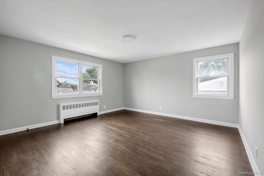 Port Washington, New York, United States 5 - 18917480