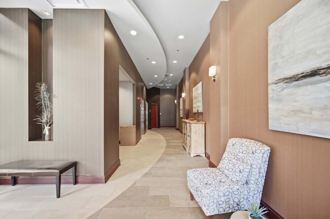 Condo in Burr Ridge, Illinois, United States 3 - 18915493
