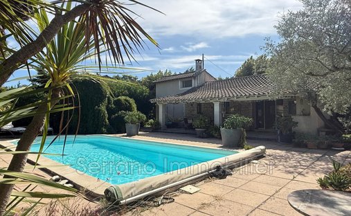 Villa in Eyragues, Provence-Alpes-Côte d'Azur, France 1