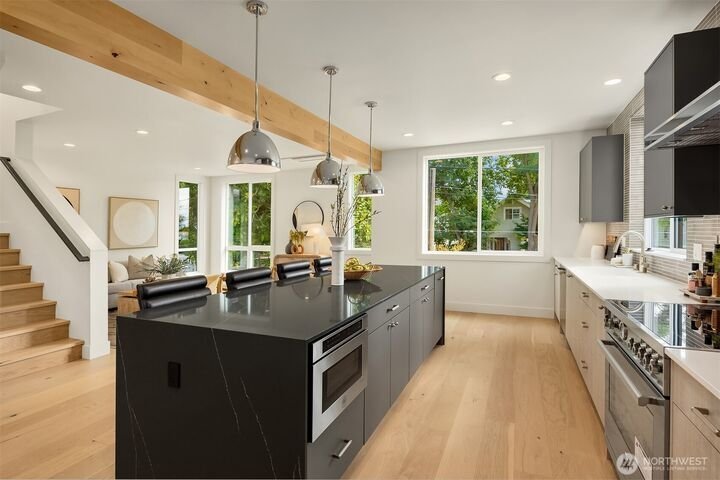 Condo in Seattle, Washington, United States 2 - 18912820