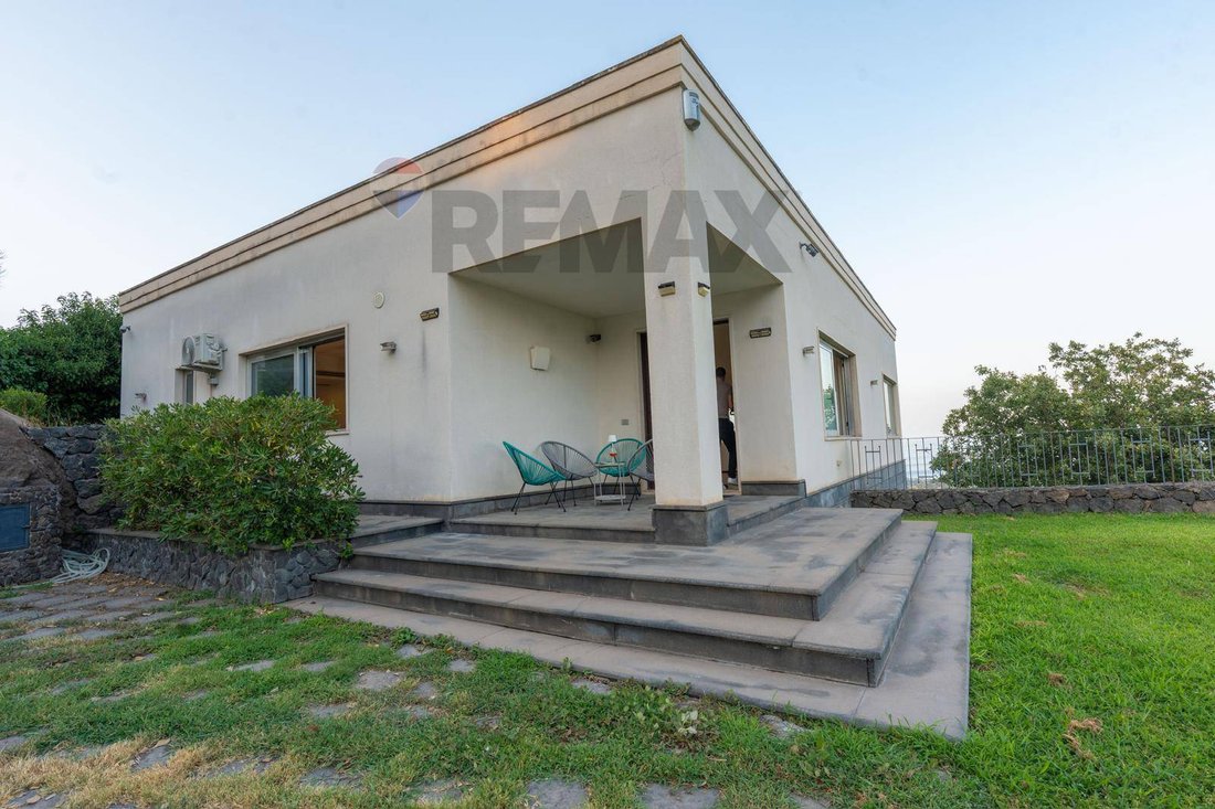 Villa in Valverde, Sicily, Italy 4 - 18912126