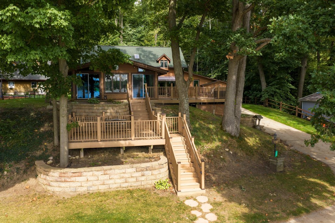 House in Allegan, Michigan, United States 1 - 18909947