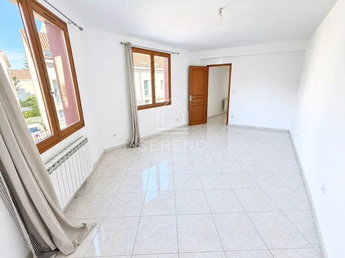 House in Arrondissement of Bobigny, Ile-de-France, France 2 - 18915578