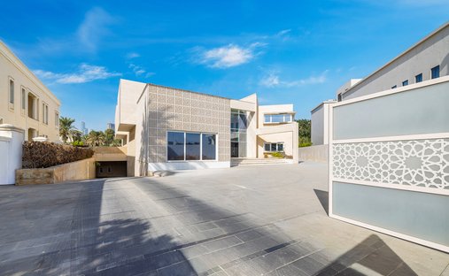 Villa en Emirates Hills, Dubái, Emiratos Árabes Unidos 1