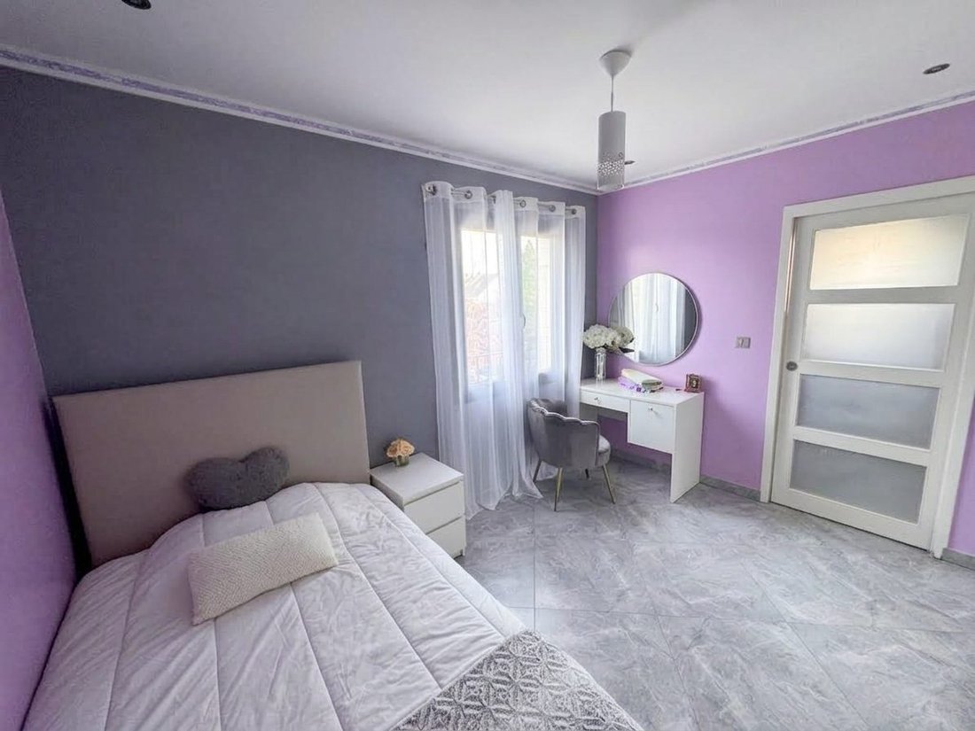 House in Les Clayes-sous-Bois, Ile-de-France, France 5 - 18276510