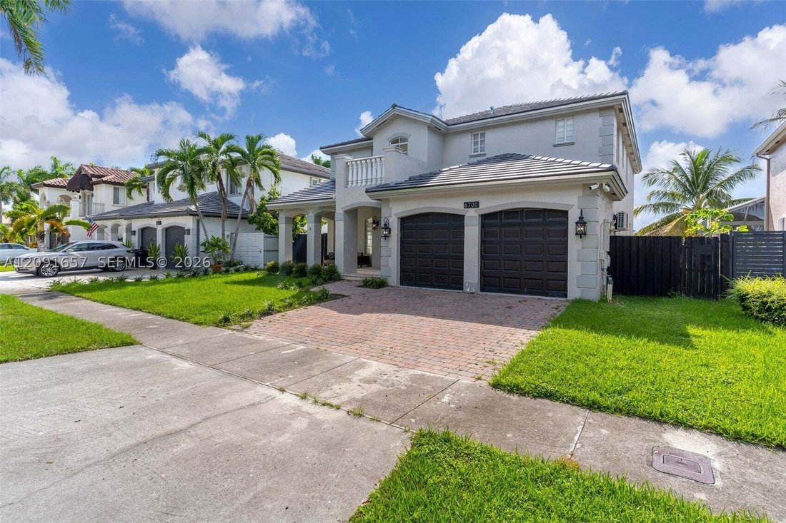House in Miami, Florida, United States 2 - 18905725