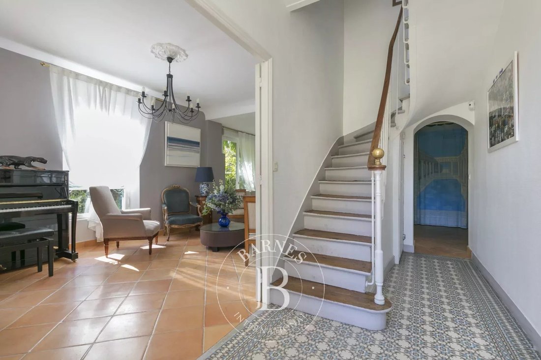 House in La Garenne-Colombes, Ile-de-France, France 2 - 18910376