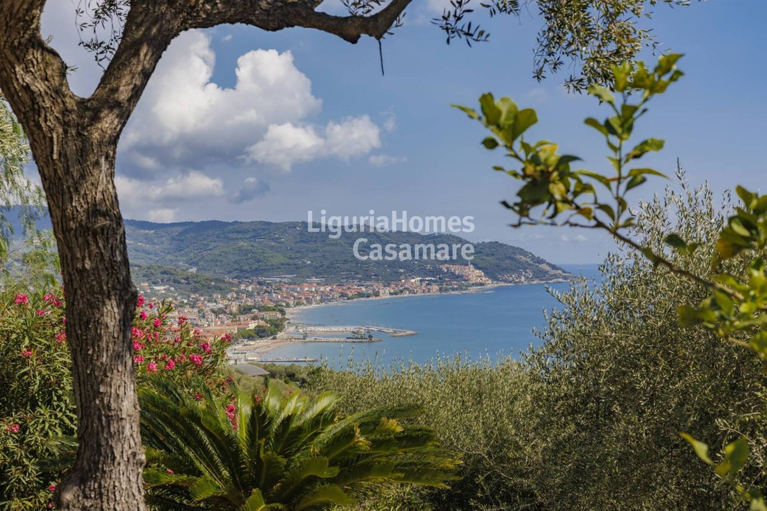 Villa in Diano Marina, Liguria, Italy 2 - 11297126