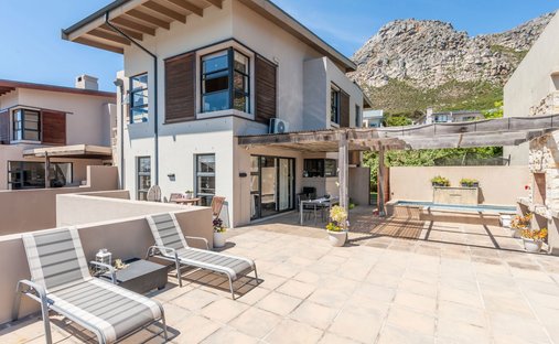 House in Westlake, Southern Suburbs, Cape Town 1