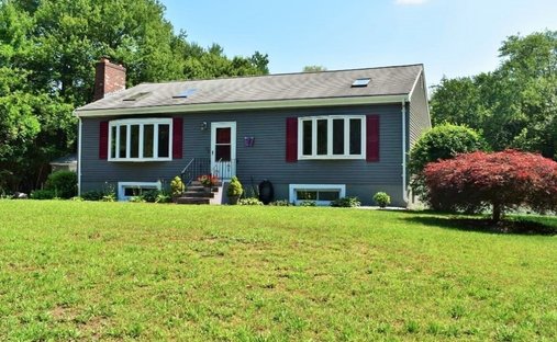 House in West Bridgewater, Massachusetts, United States 1
