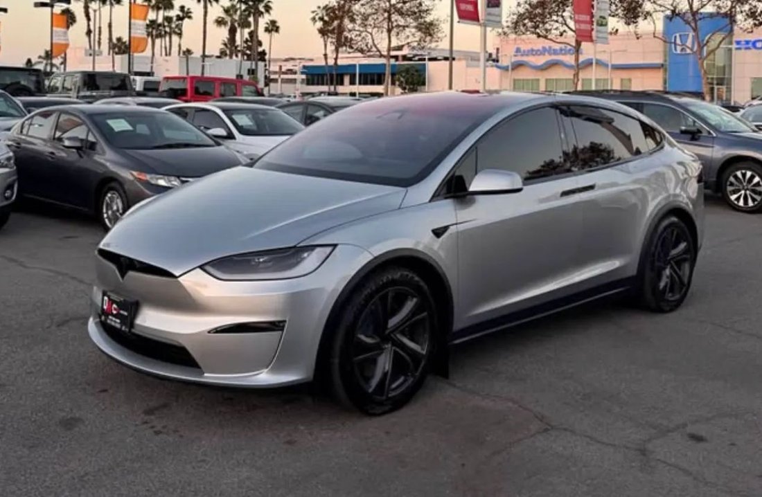 Suv in Costa Mesa, CA, United States 2 - 18911936