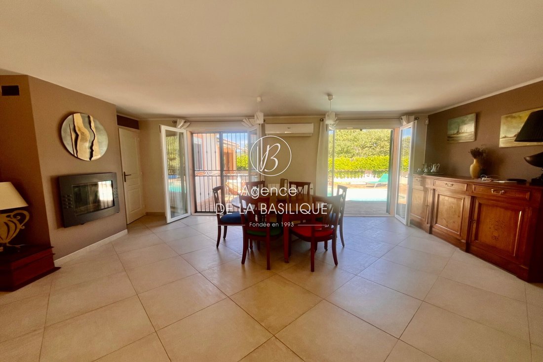 Villa in Nans-les-Pins, Provence-Alpes-Côte d'Azur, France 4 - 17985277