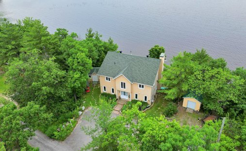House in Pontiac, Quebec, Canada 1