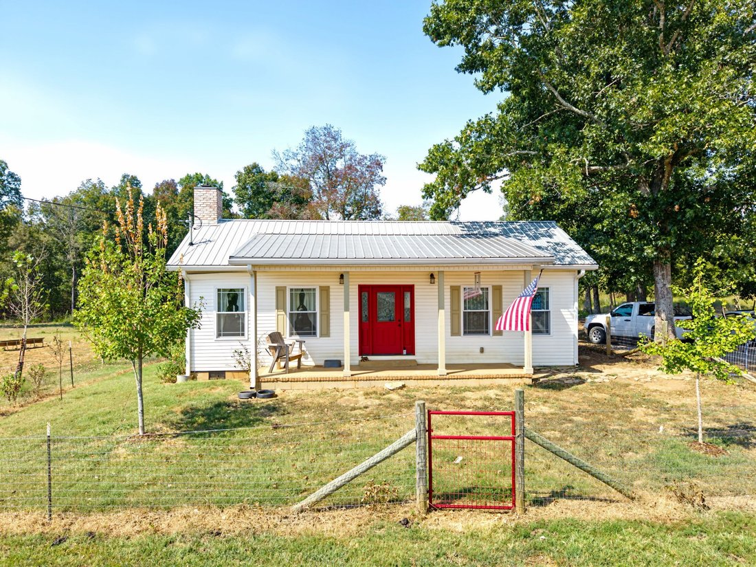 House in Belfast, Tennessee, United States 1 - 18900096
