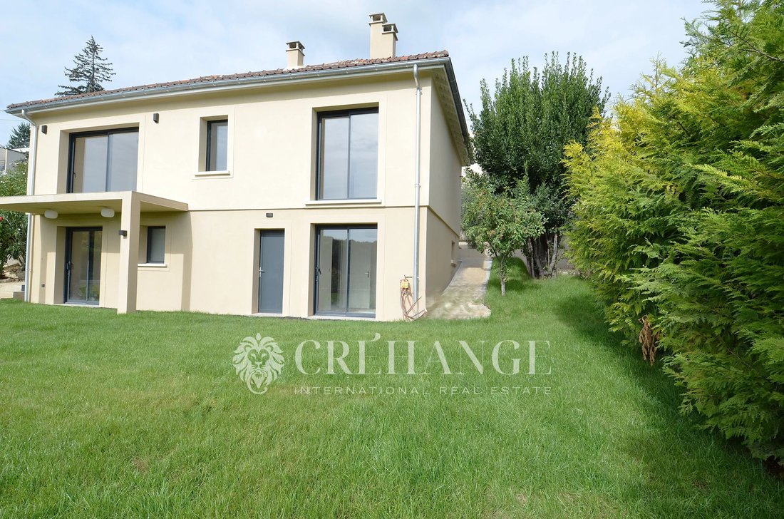 House in Le Port-Marly, Ile-de-France, France 2 - 18111536
