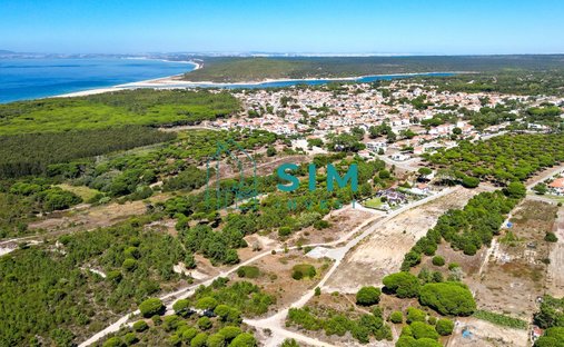 Land in Sesimbra (Castelo), Setubal, Portugal 1