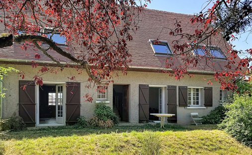 House in Centre Ville, Rueil-Malmaison, France 1