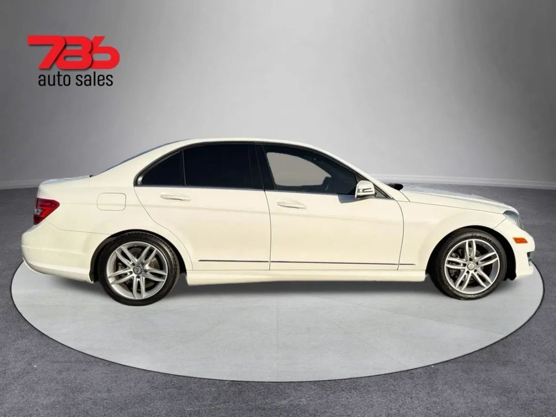 Sedan in Fresno, CA, United States 2 - 18912001