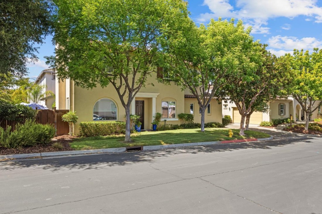 House in Gilroy, California, United States 1 - 18919811