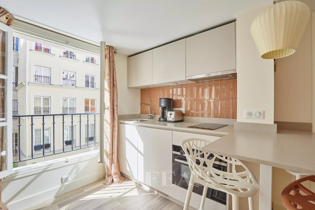 Apartment in Palais Royal, Paris 1er Arrondissement, Paris 5 - 18907548