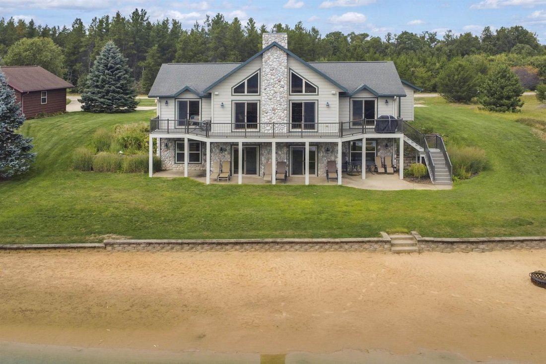 House in New Lisbon, Wisconsin, United States 3 - 18909635