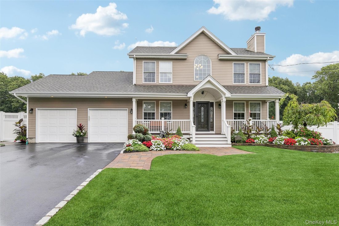 House in Shirley, New York, United States 3 - 18910690