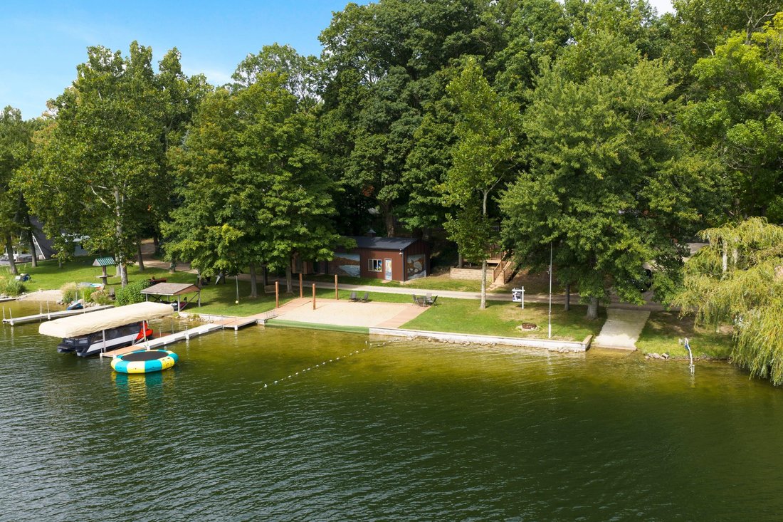 House in Allegan, Michigan, United States 4 - 18909947