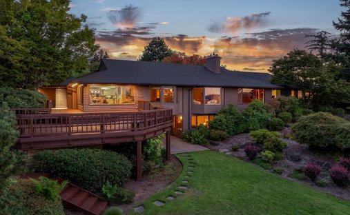 House in Lake Oswego, Oregon, United States 1