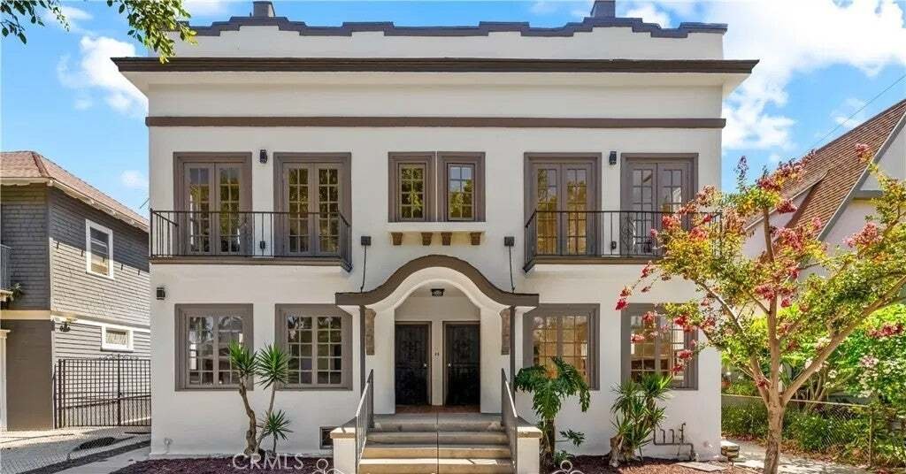 Los Angeles, California, United States 1 - 18905857