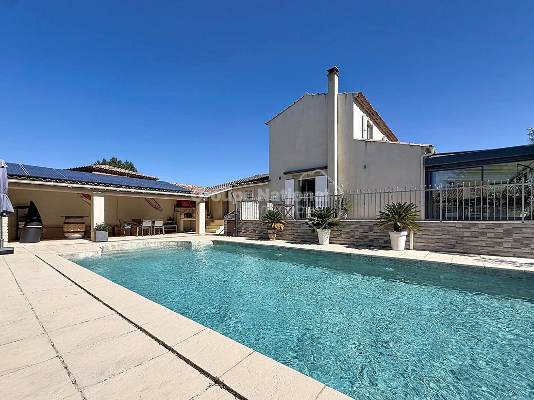 Villa in Taillades, Provence-Alpes-Côte d'Azur, France 3 - 18911596