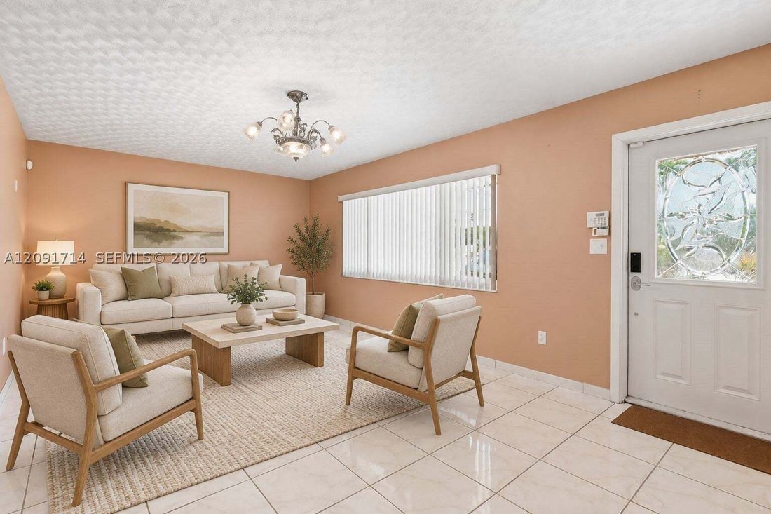 House in Miami, Florida, United States 1 - 18909736