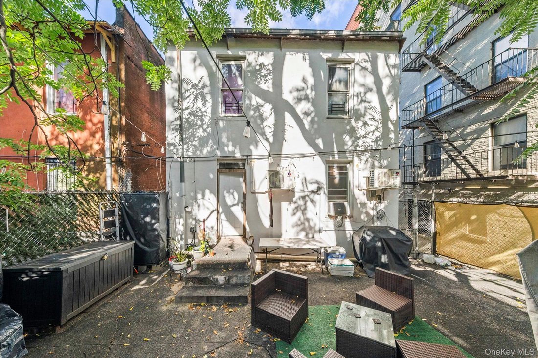 House in New York, New York, United States 4 - 18905757