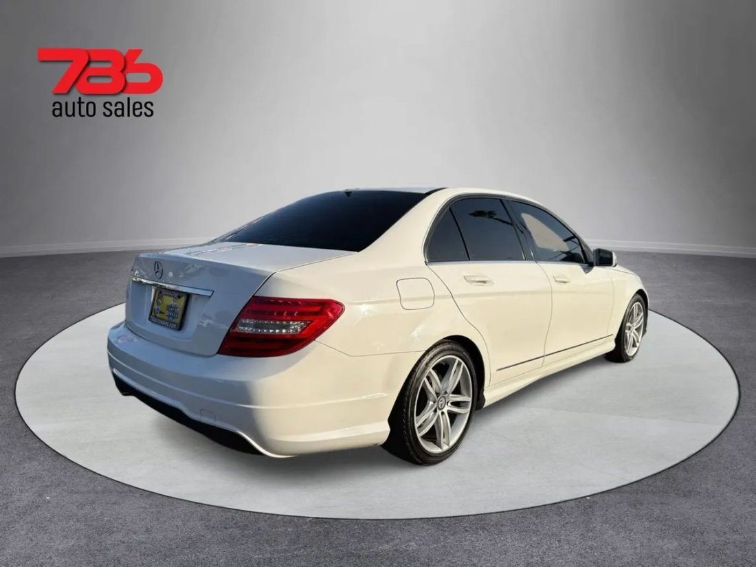Sedan in Fresno, CA, United States 3 - 18912001