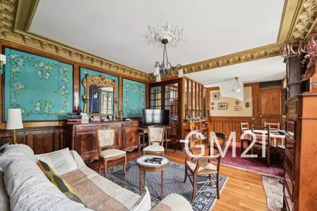 Schloss in Insurrection, Vanves, Frankreich 5 - 18063776