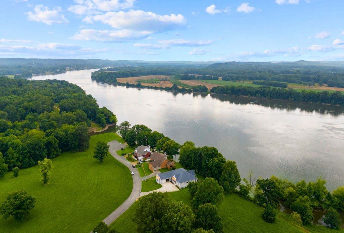 House in Clifton, Tennessee, United States 1 - 18909282