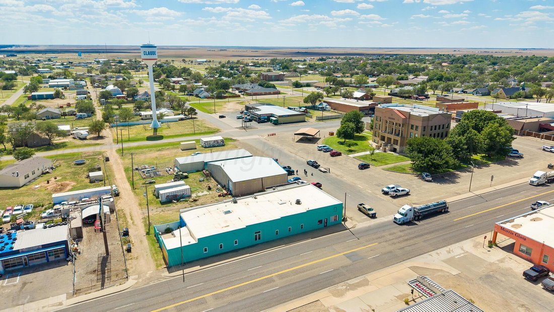 House in Claude, Texas, United States 5 - 18908597