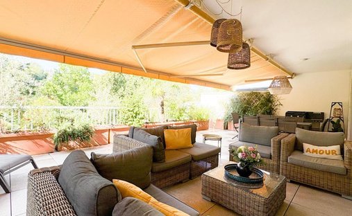 Apartment in Charbonnieres-les-Bains, Auvergne-Rhône-Alpes, France 1
