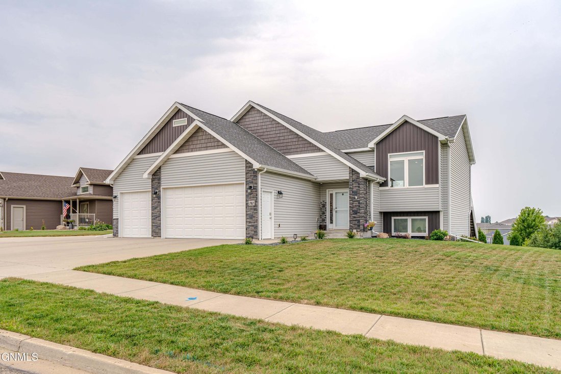 House in Bismarck, North Dakota, United States 2 - 18907019