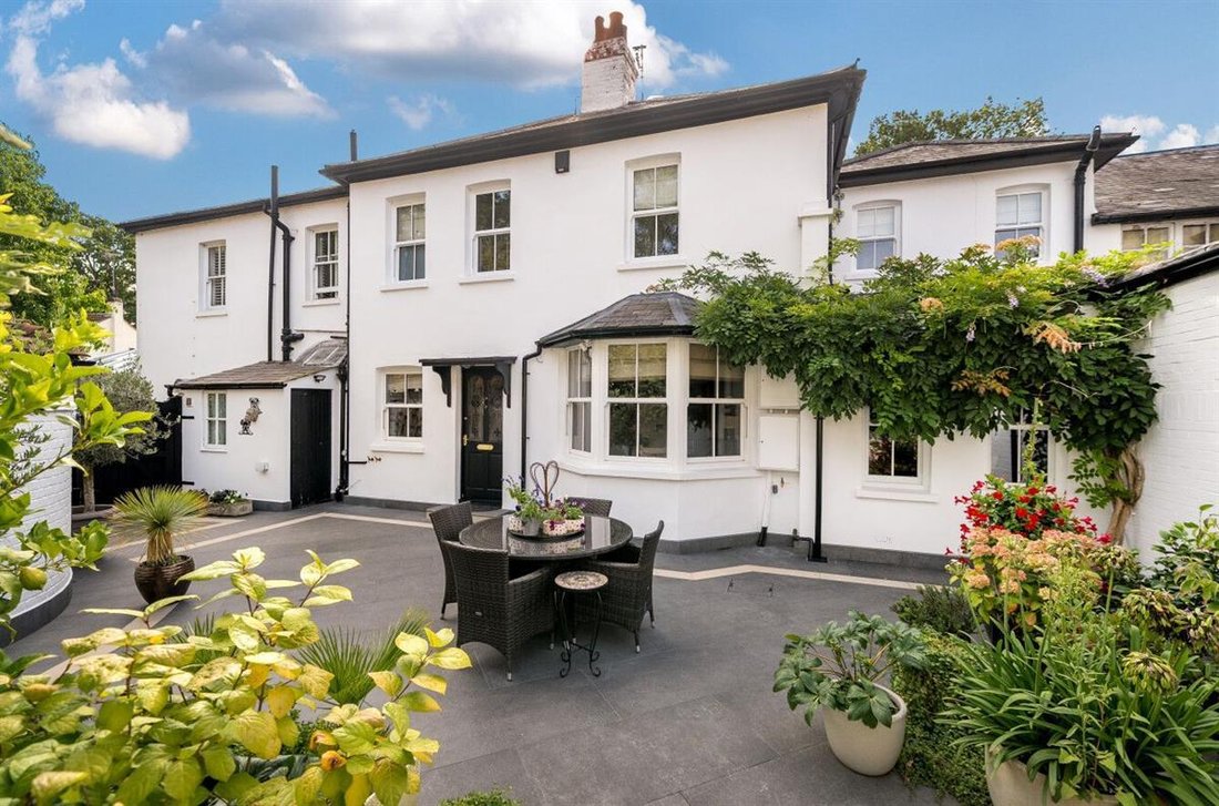 House in Borough of Wokingham, England 1 - 18909096