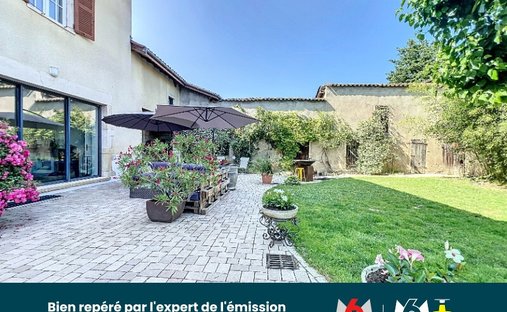 House in Nord, Jassans-Riottier, France 1