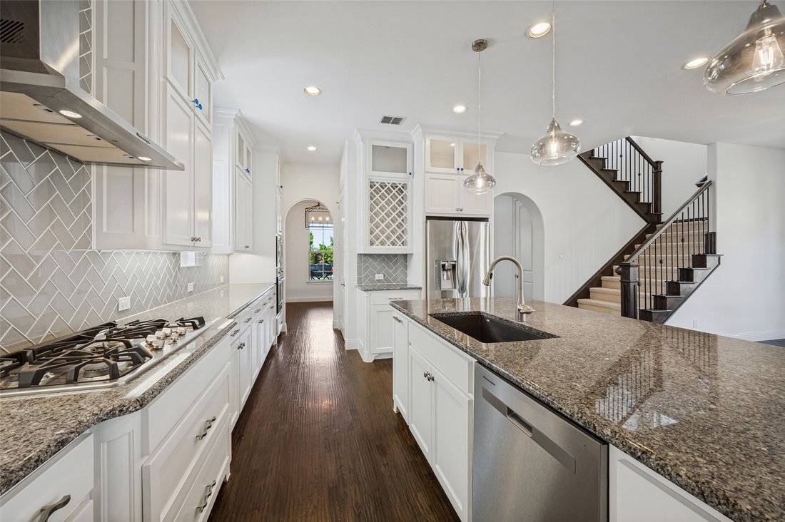 House in Frisco, Texas, United States 4 - 17939679
