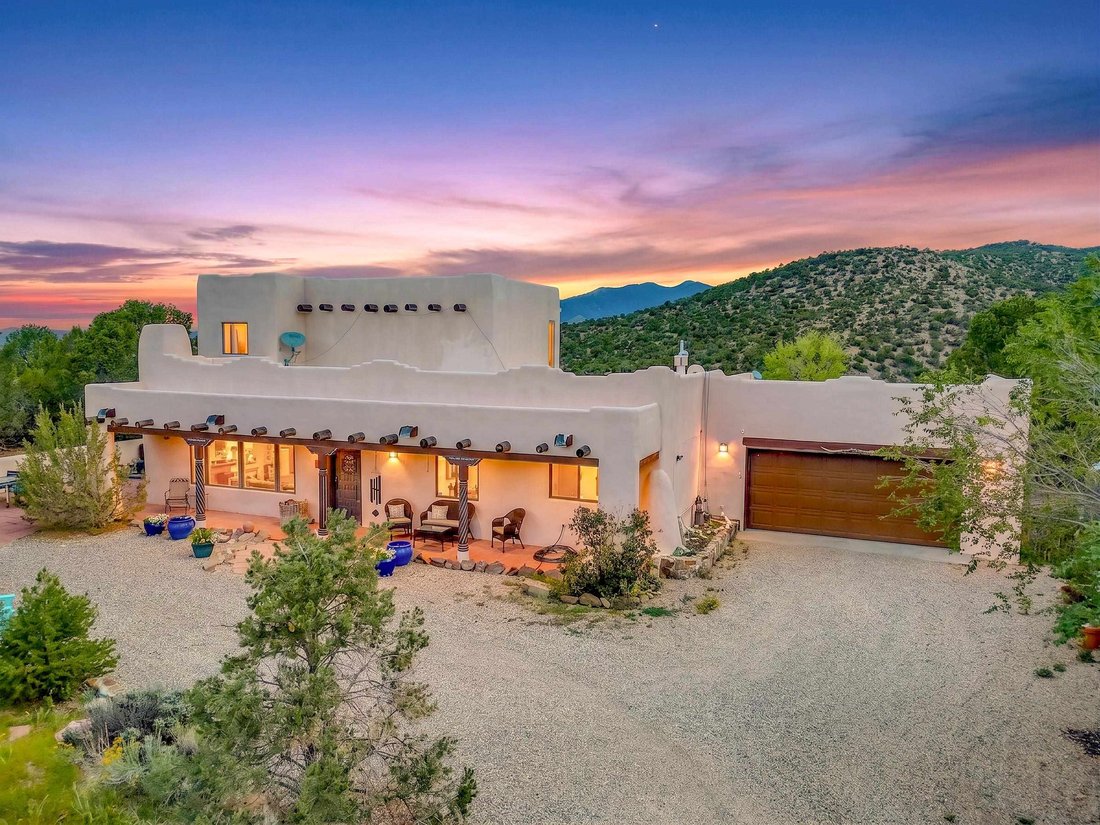 House in Ranchos de Taos, New Mexico, United States 3 - 18888373
