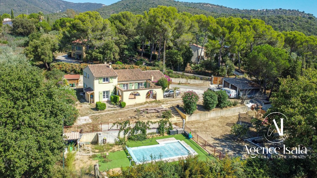 Villa a Nord Est, Bormes-les-Mimosas, Francia 1 - 18918518