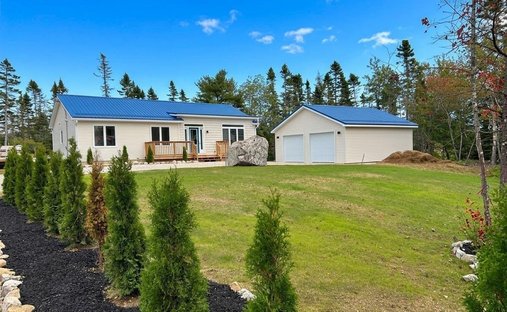 House in East River Point, Nova Scotia, Canada 1