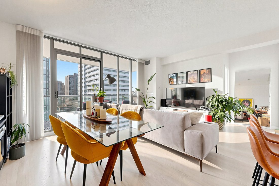 Condo in Toronto, Ontario, Canada 3 - 18912239