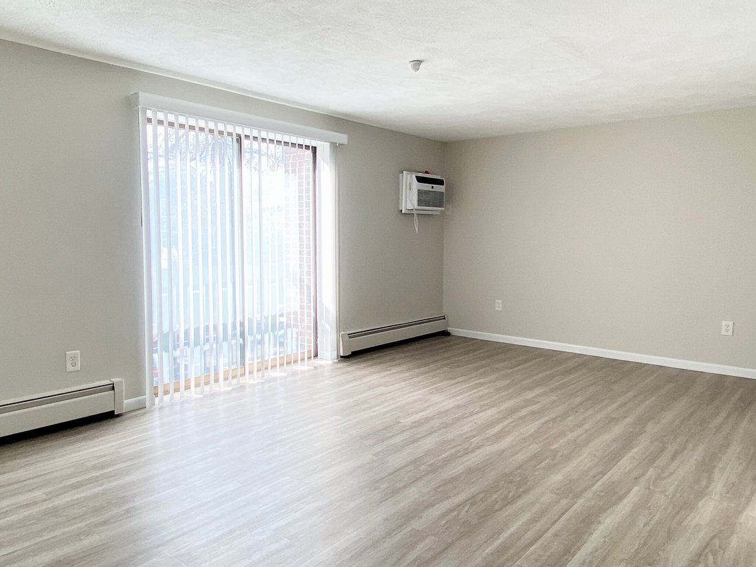 Condo in Malden, Massachusetts, United States 3 - 18910687
