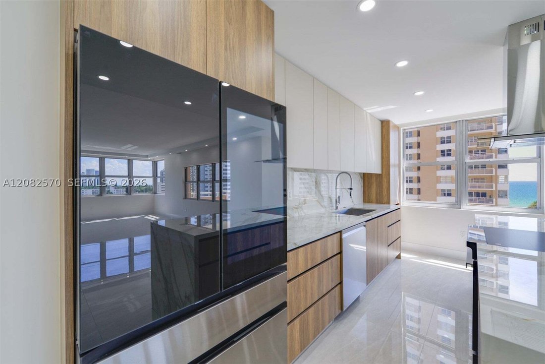 Condo in Hallandale Beach, Florida, United States 2 - 18896536