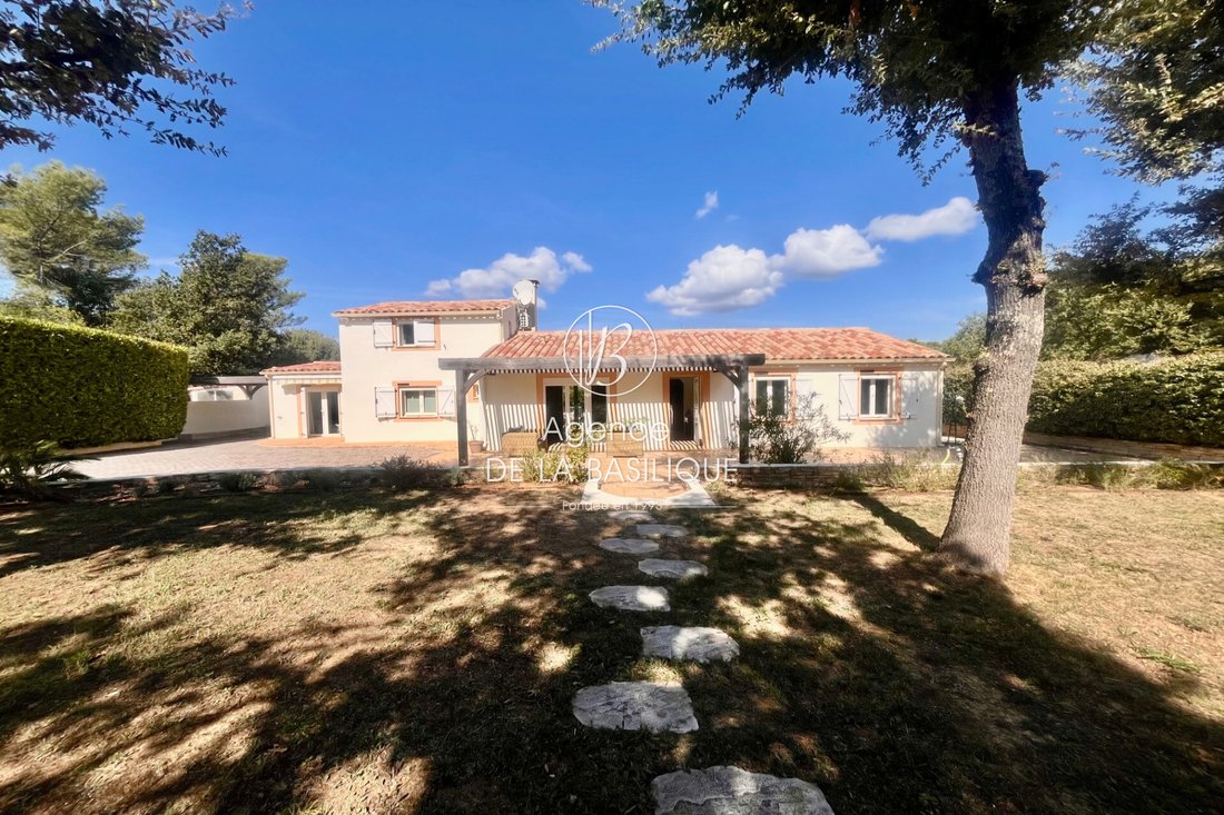Villa in Nans-les-Pins, Provence-Alpes-Côte d'Azur, France 1 - 17985277