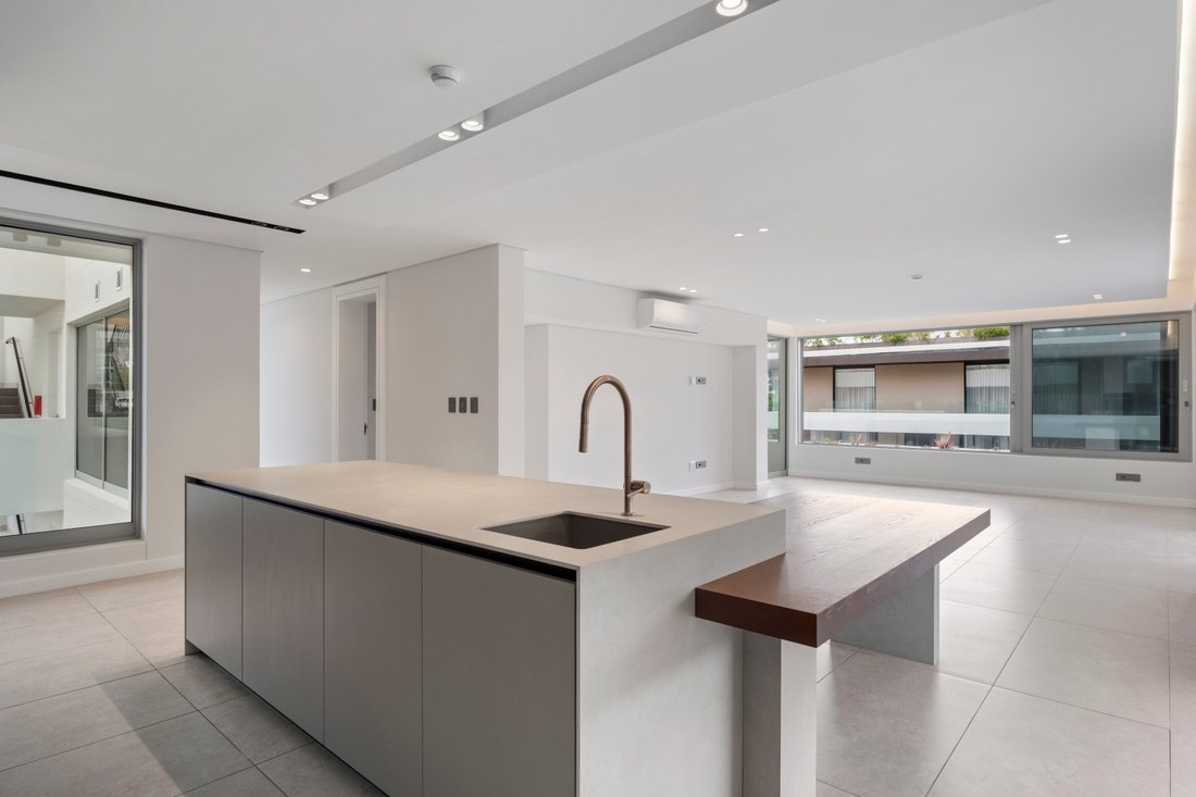 Apartment in Fresnaye, Atlantic Seaboard, Cape Town 5 - 18908140